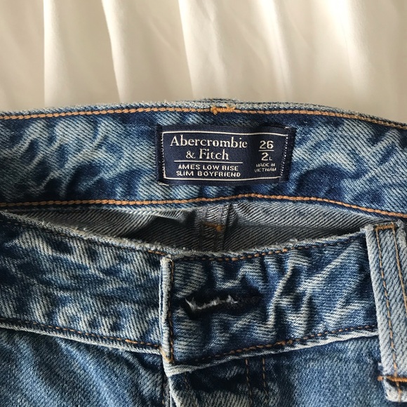 ABERCROMBIE & FITCH Ripped Distressed Denim - Picture 5 of 6